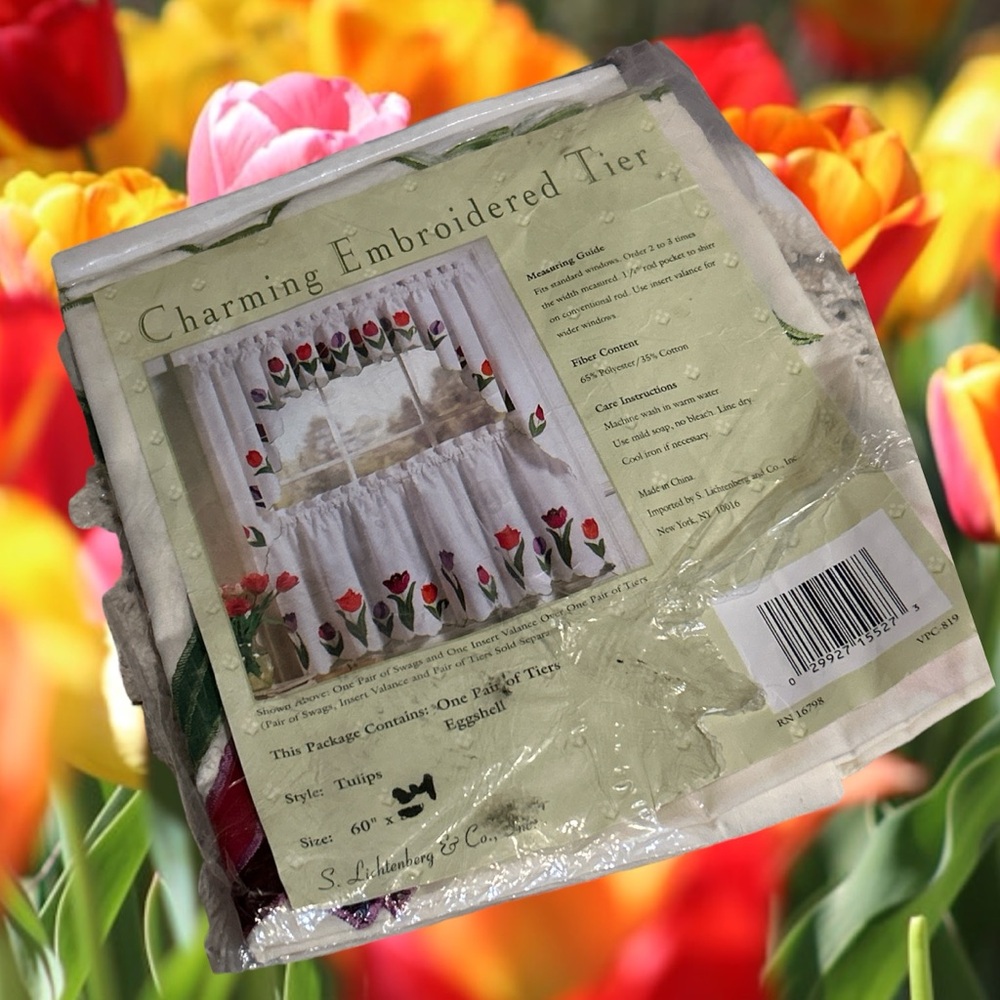 S. Lichtenberg & Co., Inc pair of curtain tiers country Applique tulips